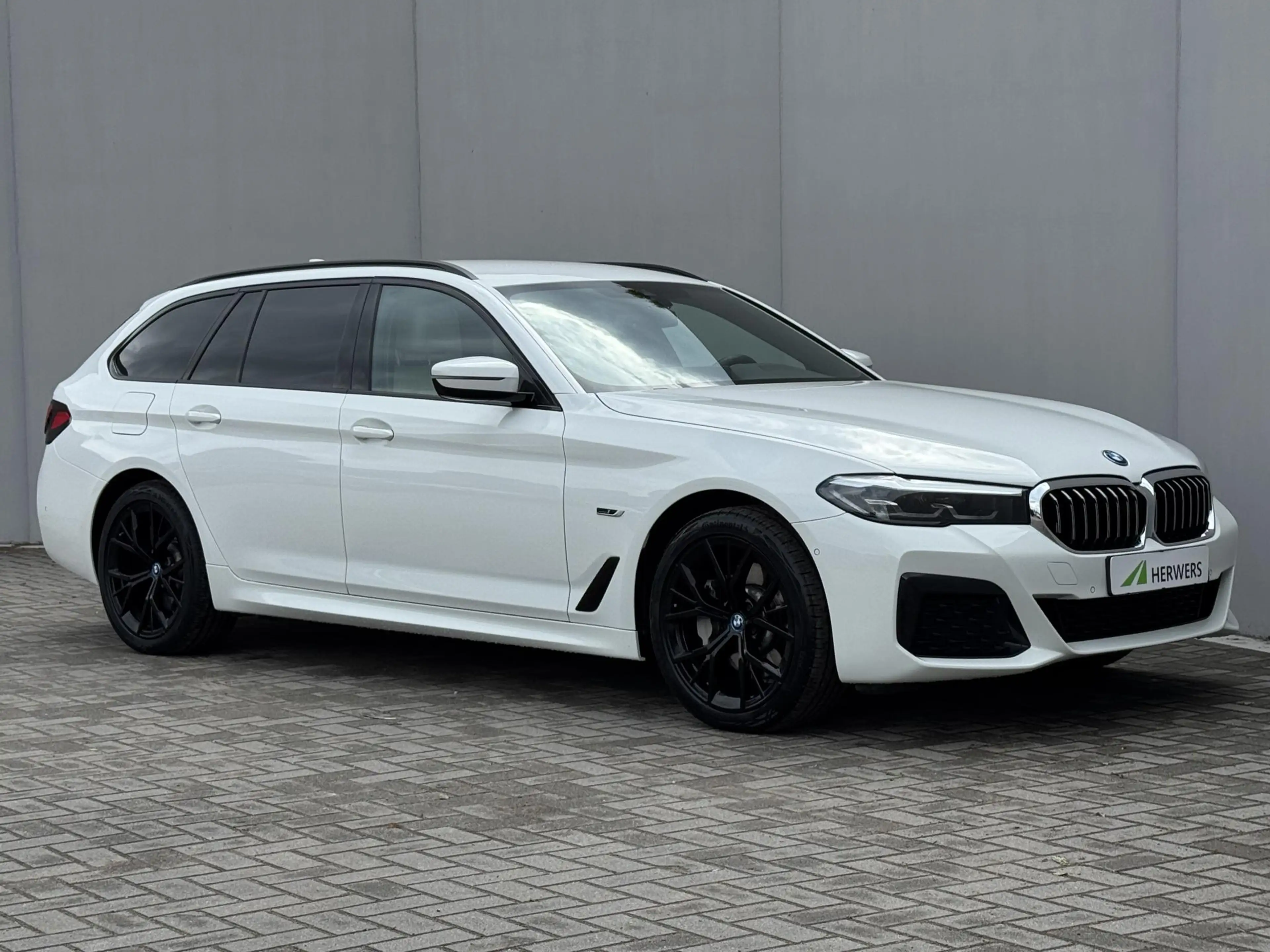 BMW 530 5-serie Touring 530e High Executive INDIVIDUAL / D — photo 19