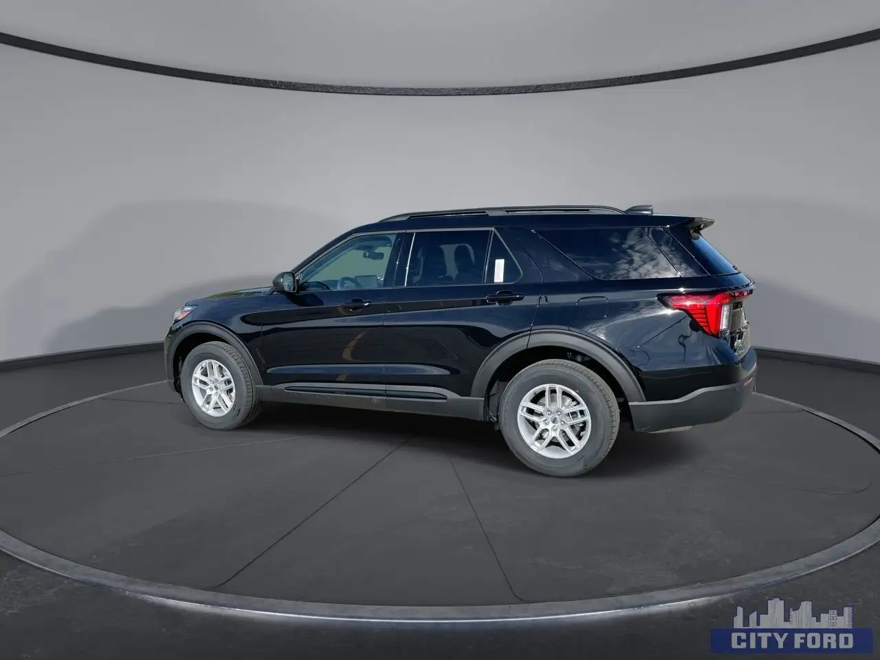 Ford Explorer снимка Ford Explorer