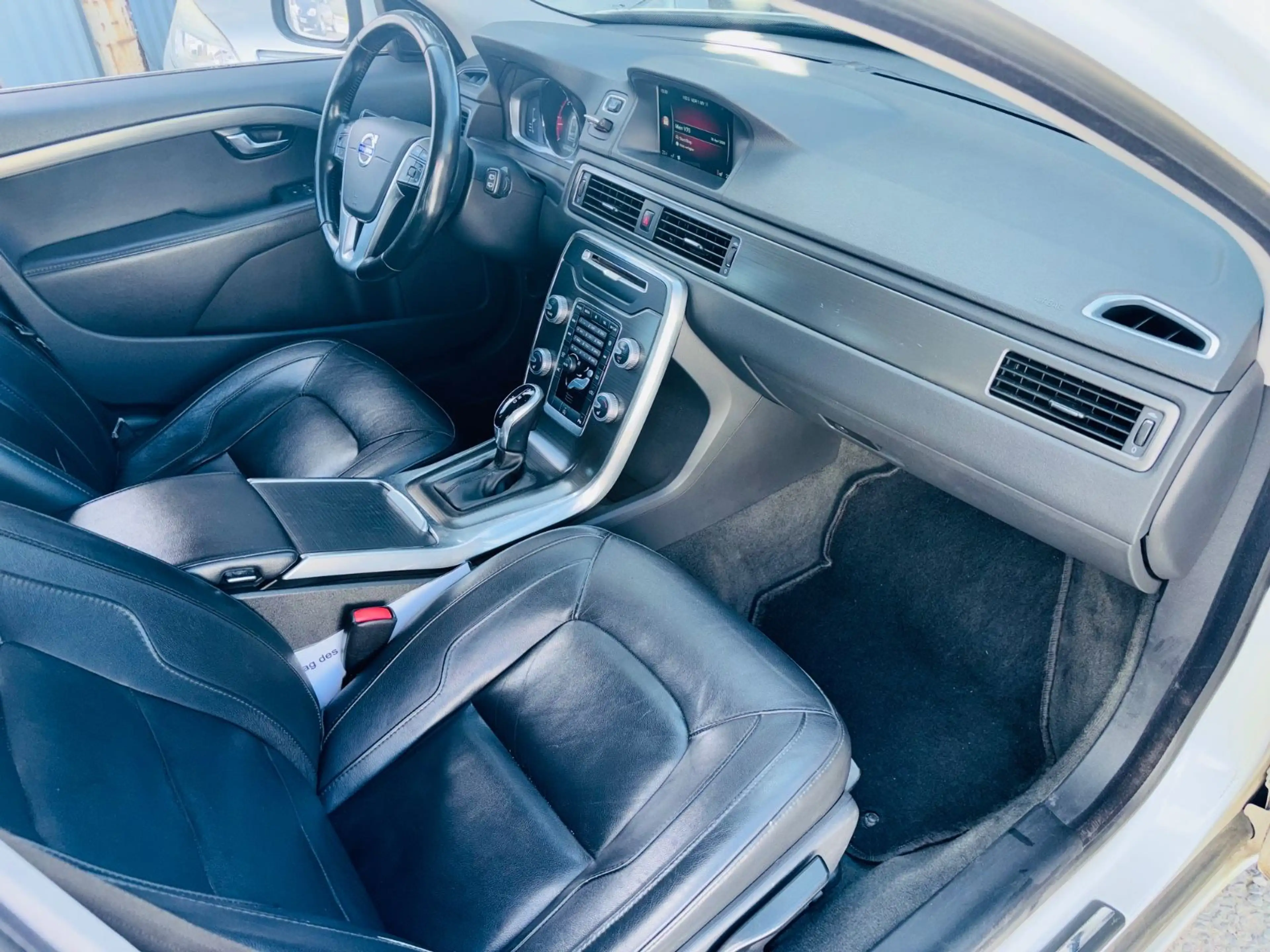 Volvo V70 D4 Geartronic,LEDER,Automatik,NAVI,8xbereift — photo 8