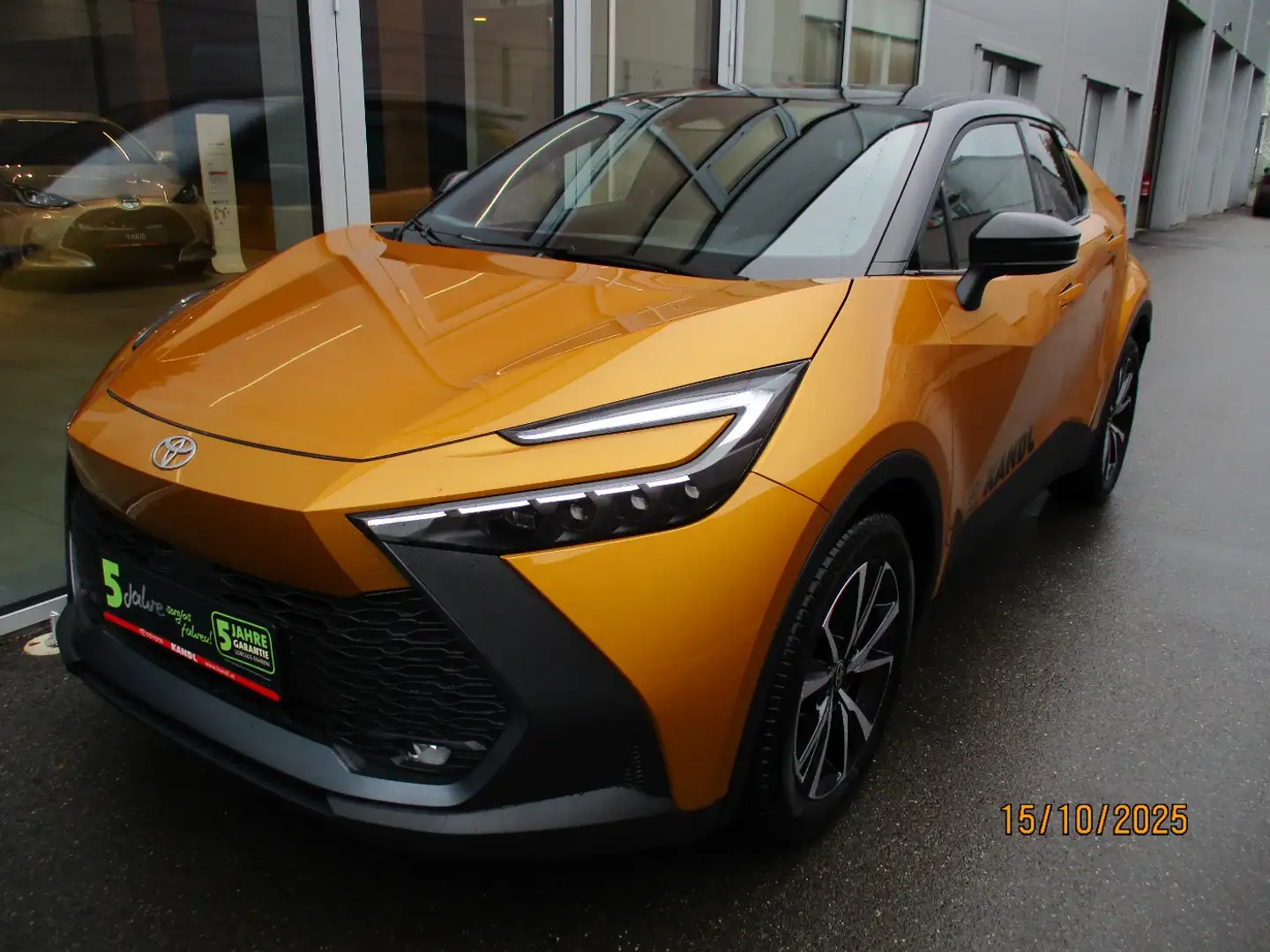 Toyota C-HR 2.0 Plug-In Hybrid E-CVT Active Drive ACC Gelb - 2