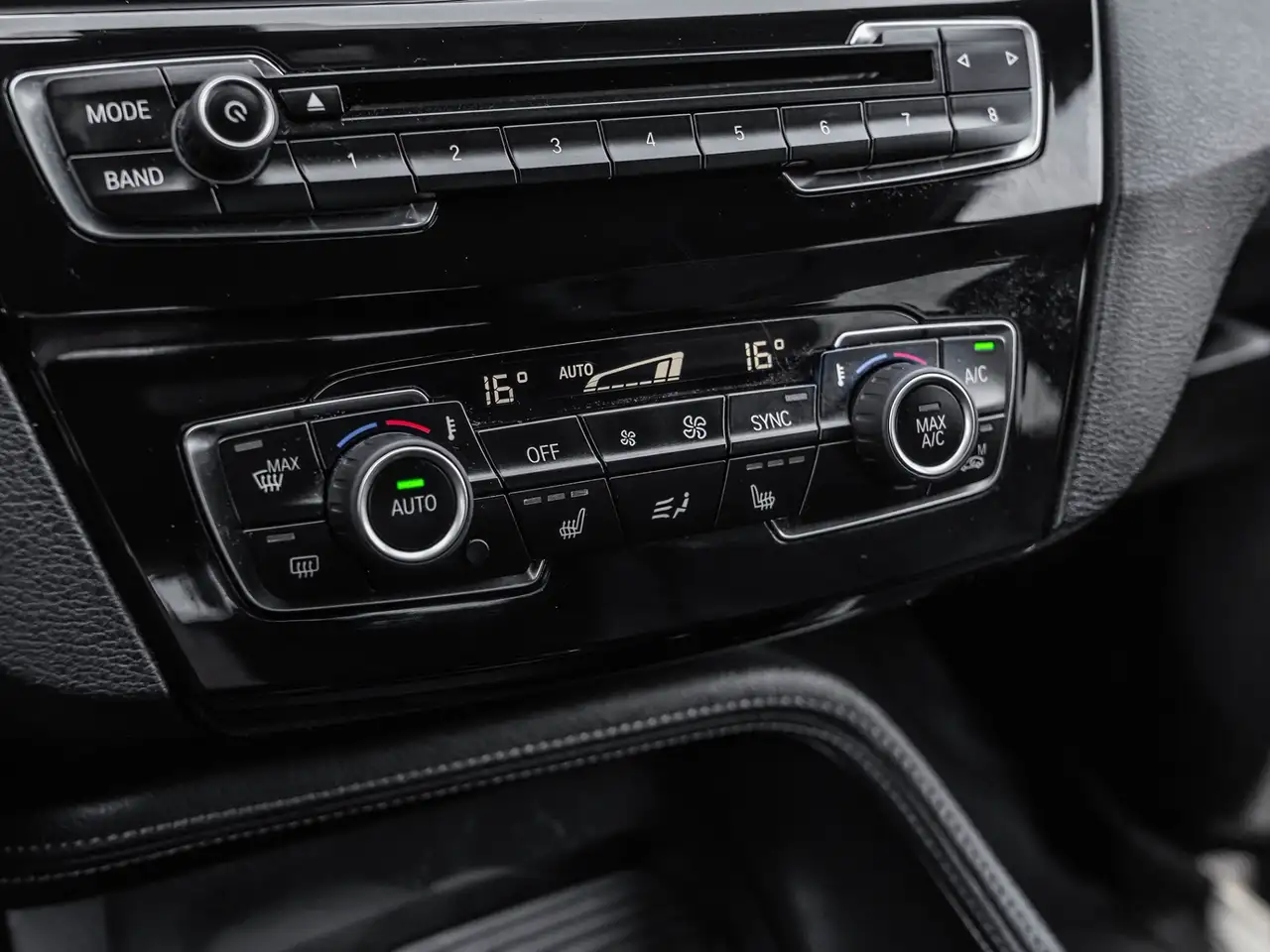 BMW X1 photo BMW X1