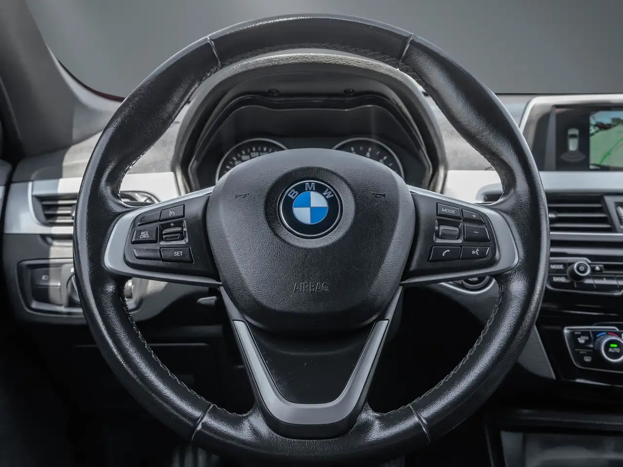 BMW X1 photo BMW X1