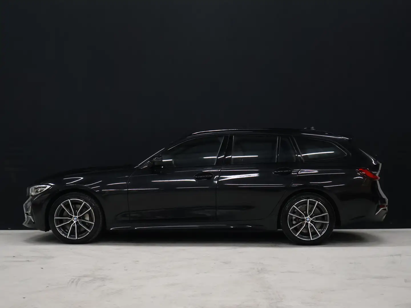 BMW 330 3-serie Touring 330i High Executive NW TYPE [APPLE Zwart - 2