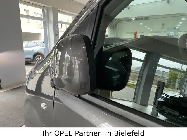 Toyota Proace Verso view 11