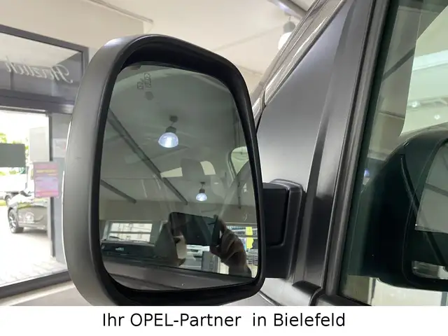 Toyota Proace Verso view 10