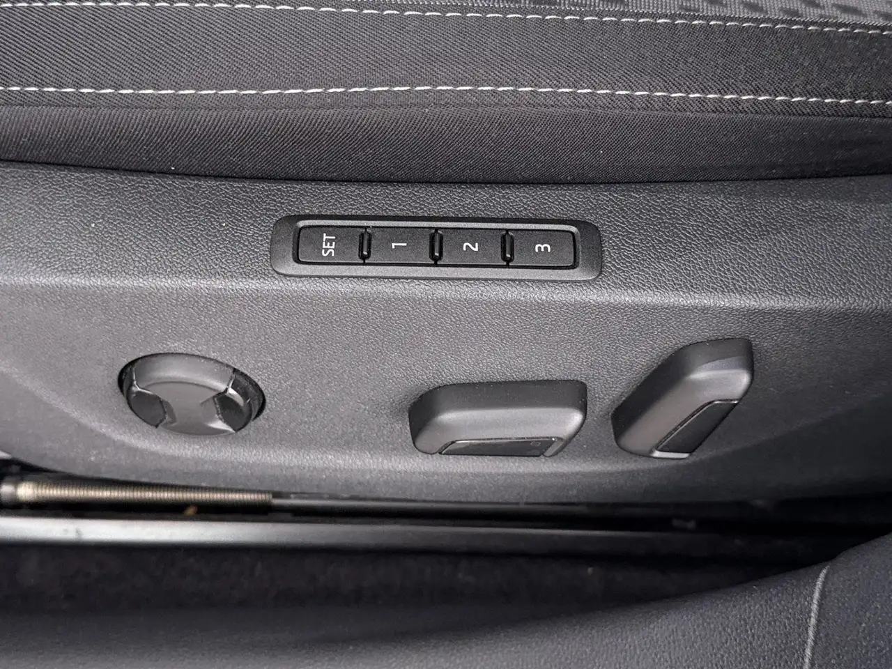 Skoda Octavia Combi 2.0 TDI Style LED STANDHZG HEAD-UP, миниатюра 22