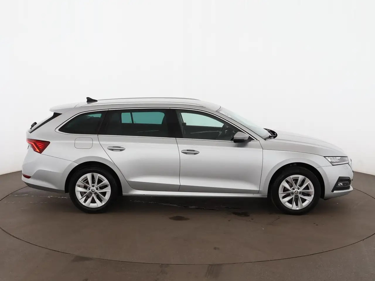 Skoda Octavia Combi 2.0 TDI Style LED STANDHZG HEAD-UP, миниатюра 9