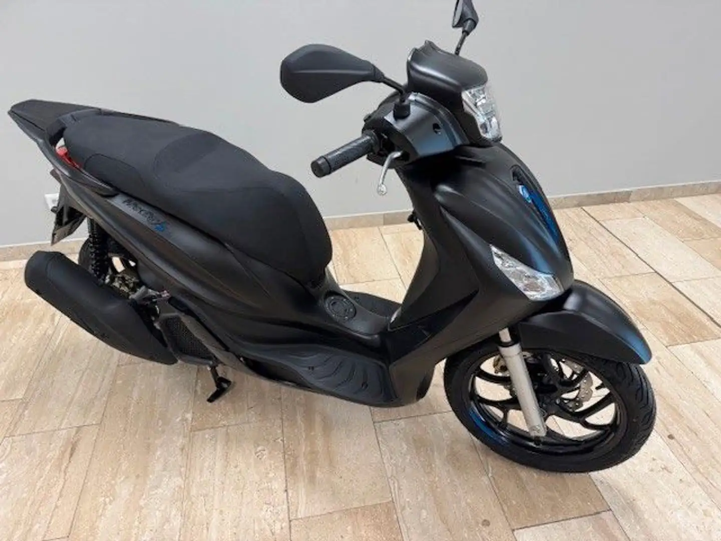 Piaggio Medley 200  E5+  Sport - neuste Motorvariante Schwarz - 1