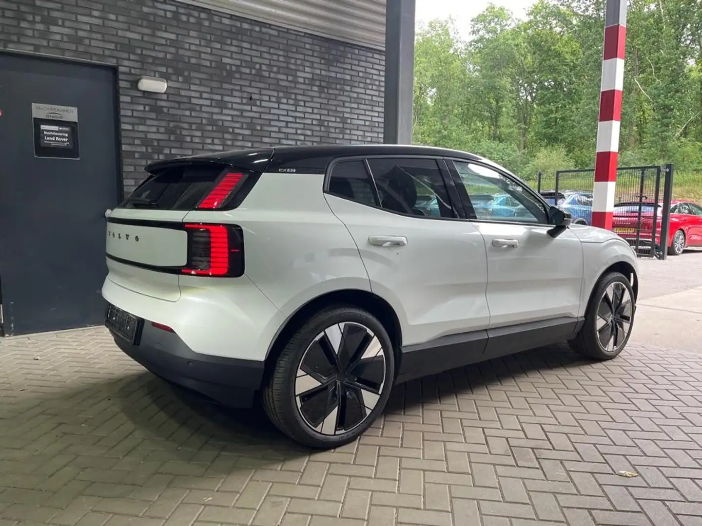 Volvo EX30 Single Motor Extended Range Plus 69 kWh | Stoel+St Wit - 2