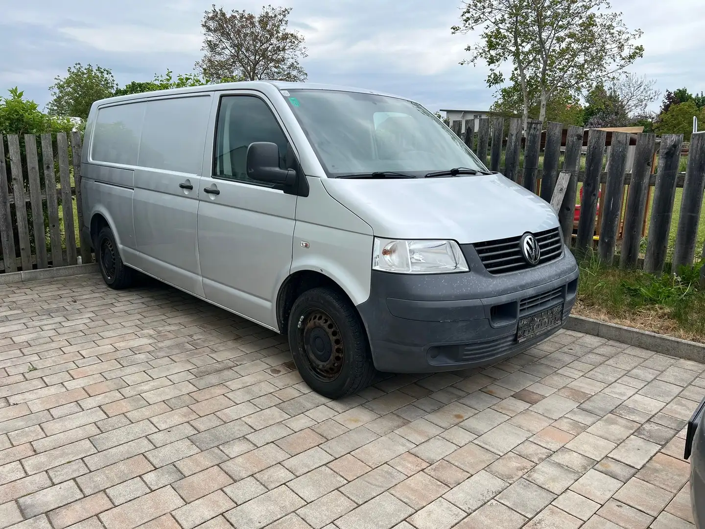 Volkswagen T5 Diesel 1.9 105PS MIT klima und pickerl noch - 2
