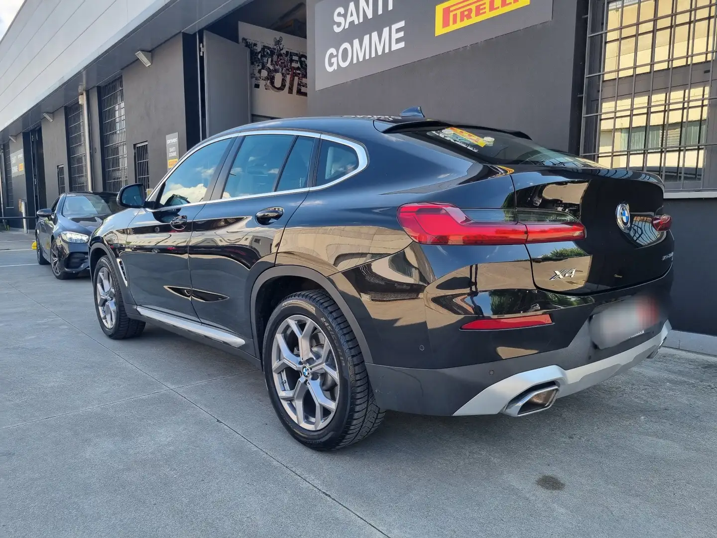 BMW X4 X4 xdrive20d mhev 48V Msport auto Zwart - 2
