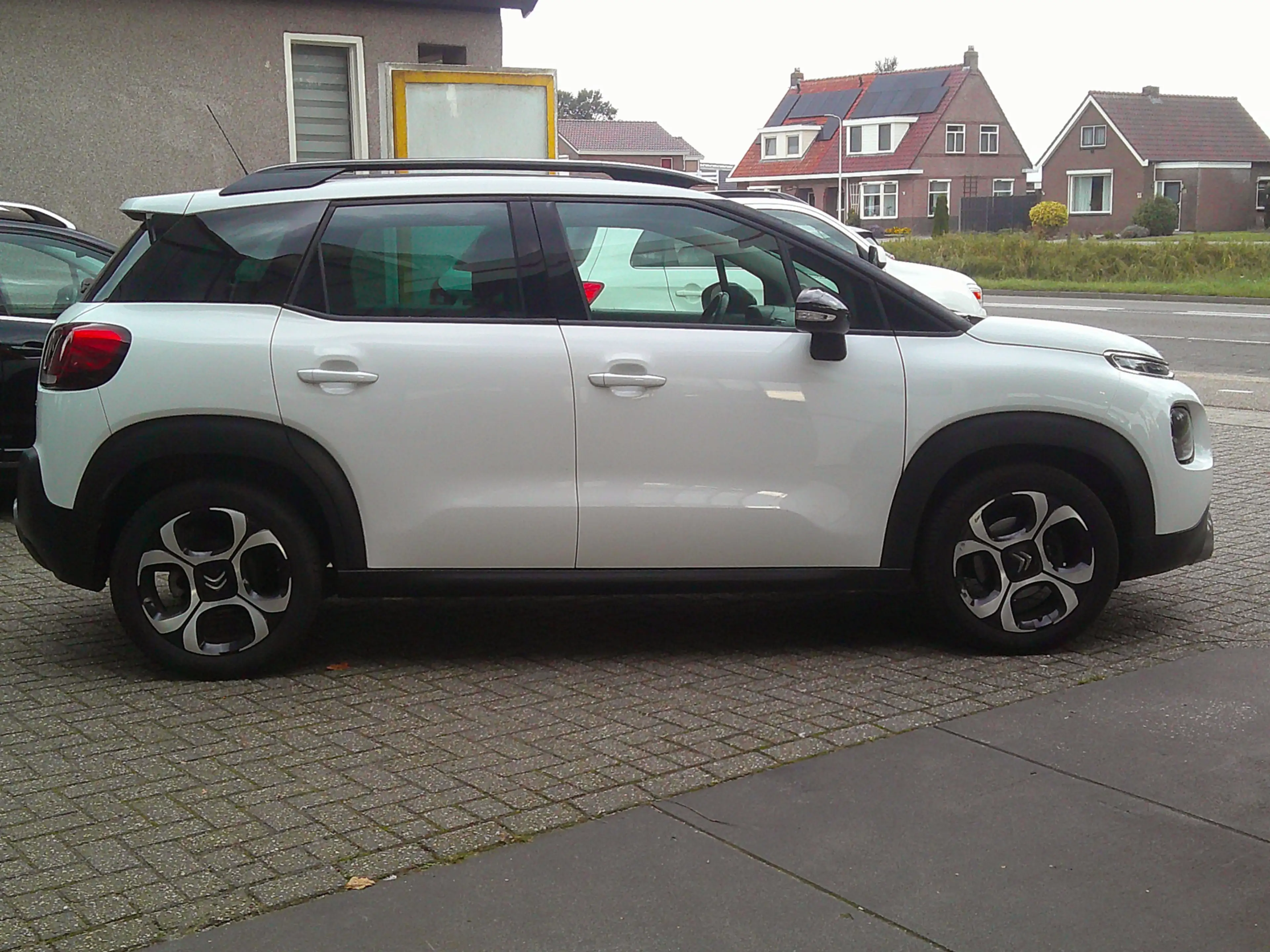 Citroen C3 Aircross 1.2 PureTech S&S Shine Staat in De Krim — photo 6