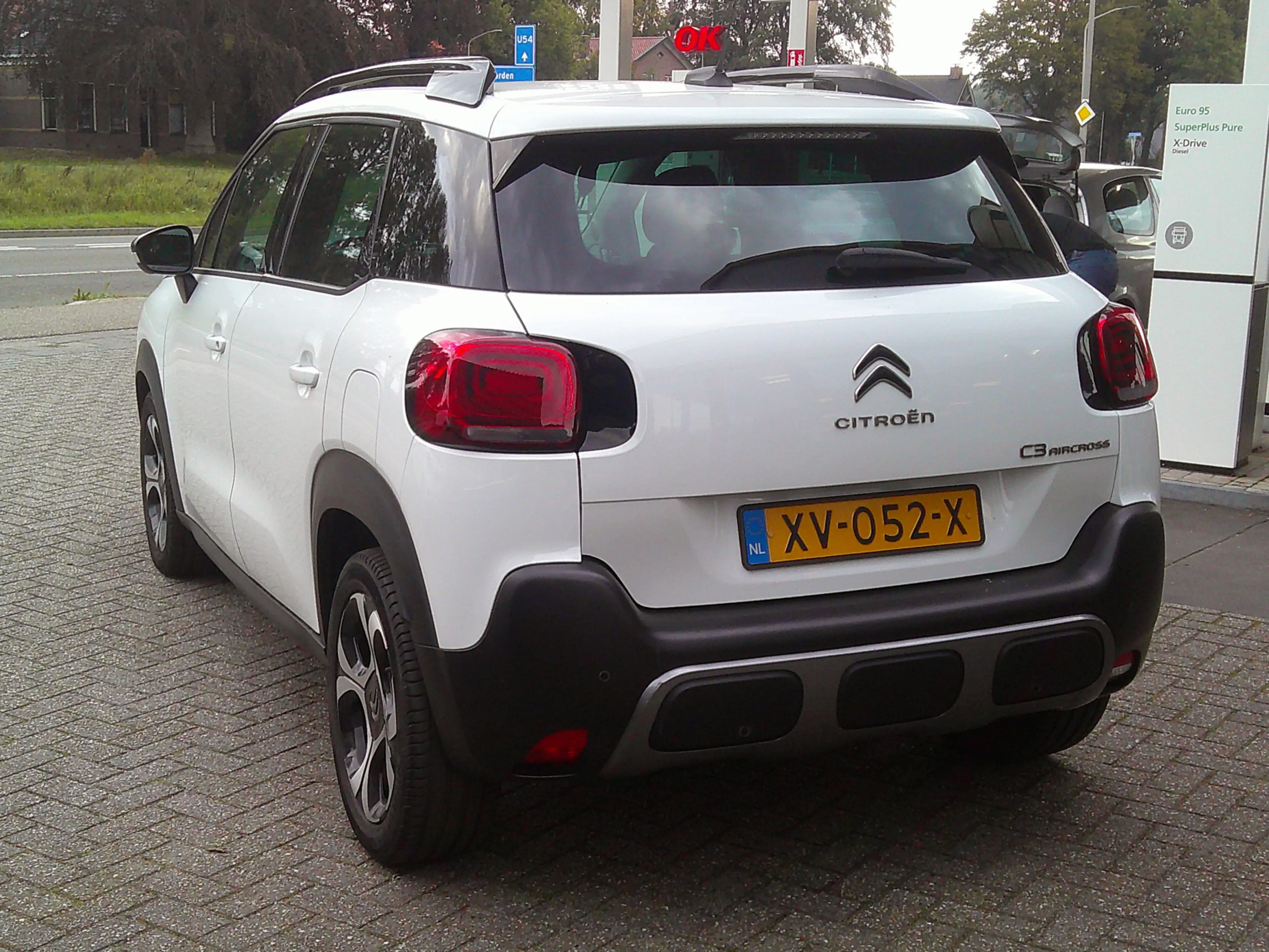 Citroen C3 Aircross 1.2 PureTech S&S Shine Staat in De Krim — photo 3