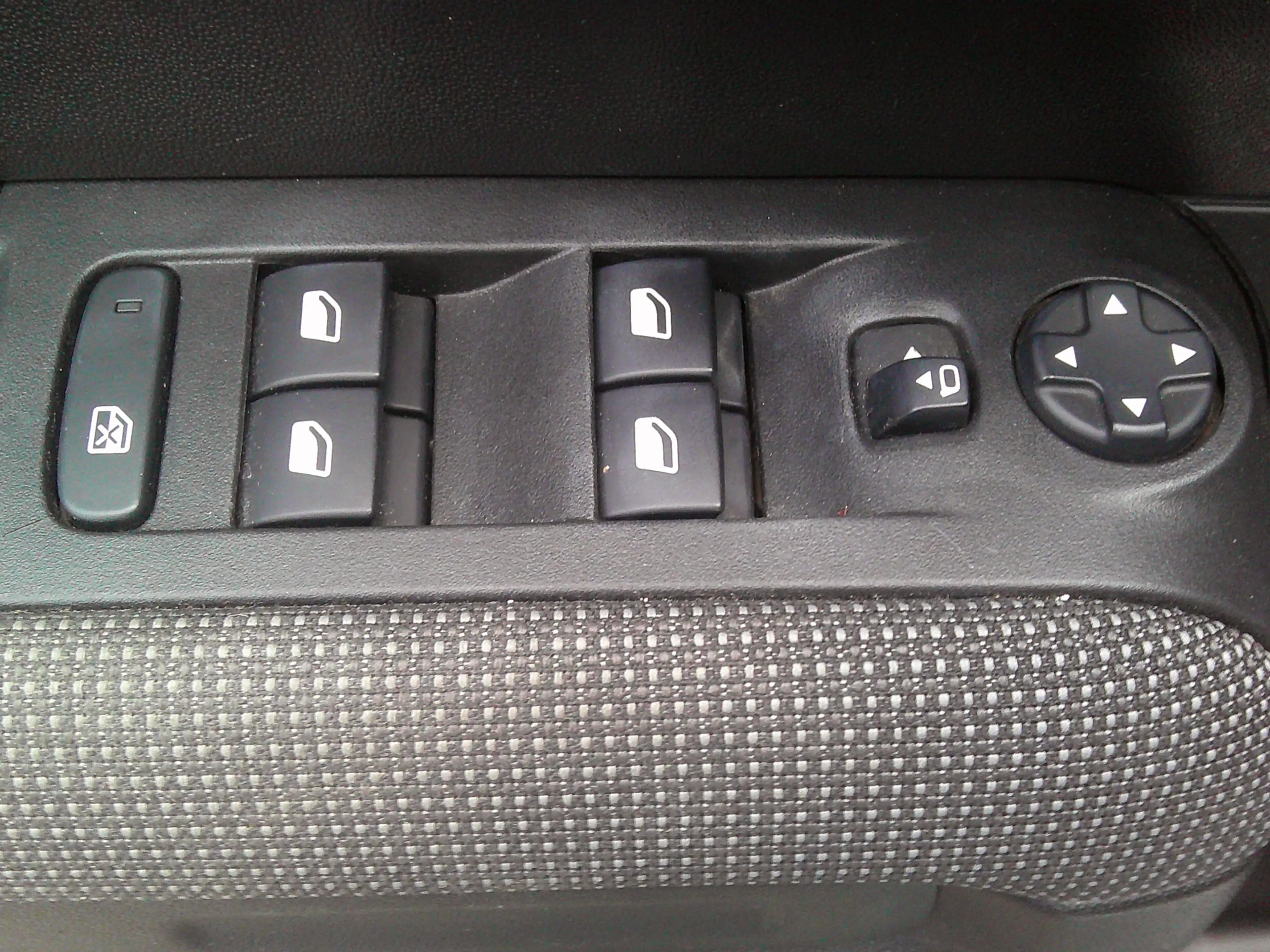 Citroen C3 Aircross 1.2 PureTech S&S Shine Staat in De Krim — photo 13