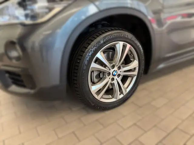 BMW X1 view 3