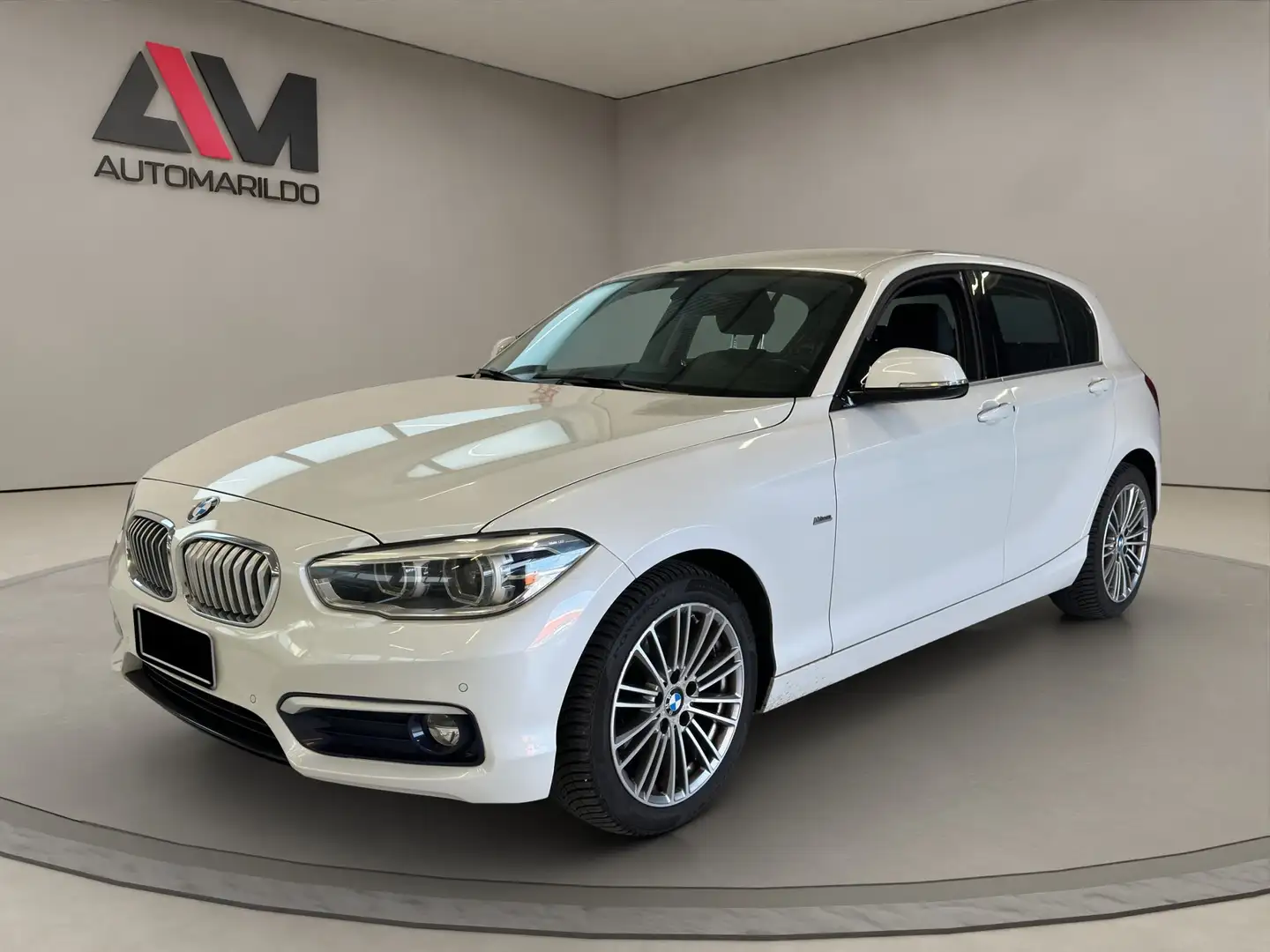 BMW 116 116d Urban 5p auto Wit - 1