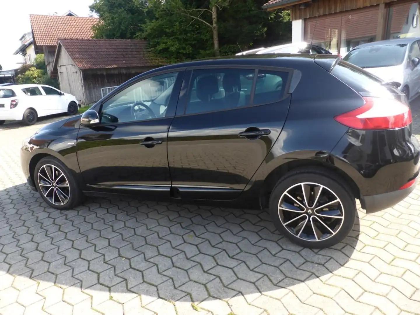 Renault Megane BOSE Schwarz - 2