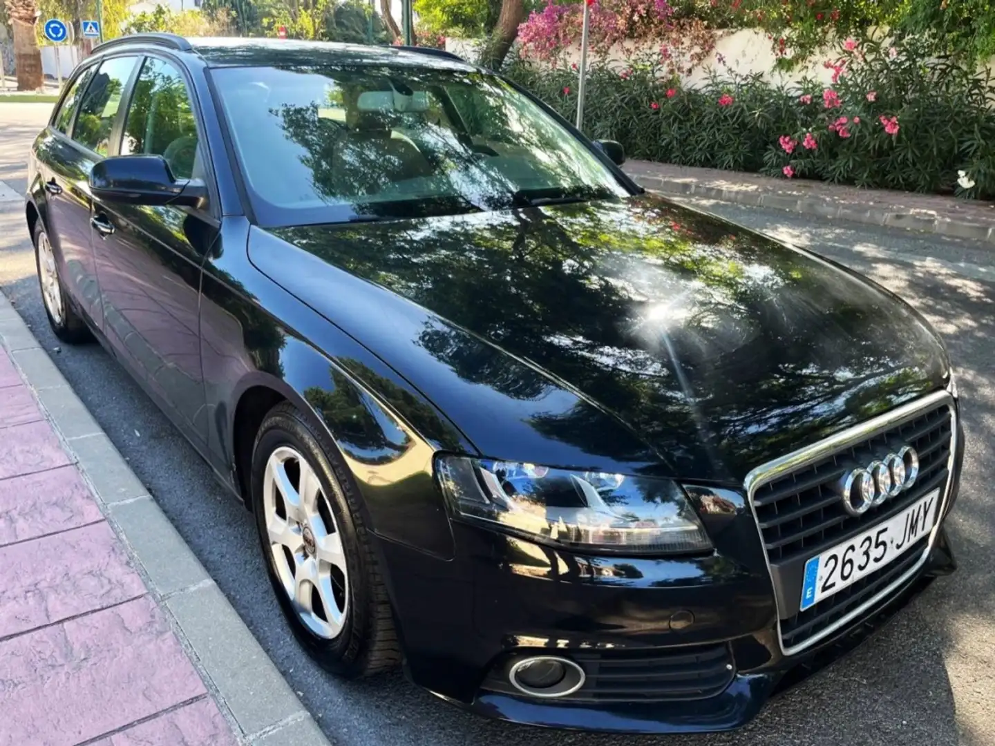 Audi A4 Berlina Manual de 5 Puertas Negro - 1