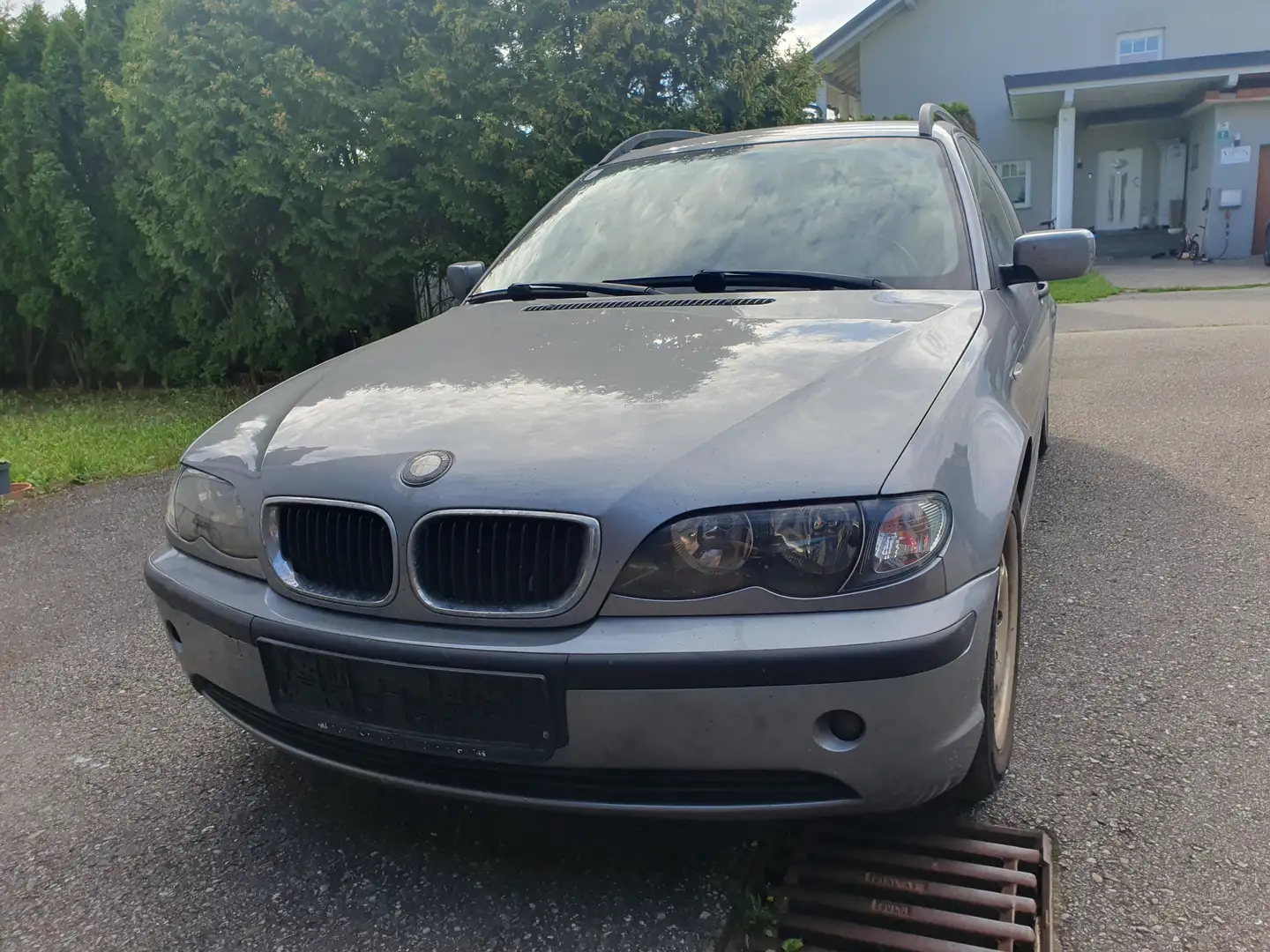 BMW 320 320d touring Stříbrná - 1