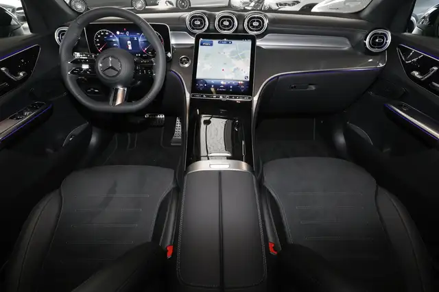 Mercedes-Benz GLC view 5