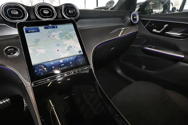 Mercedes-Benz GLC view 10