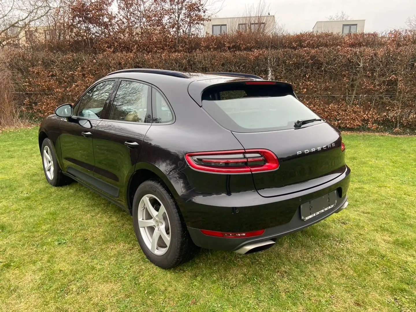 Porsche Macan Zwart - 2