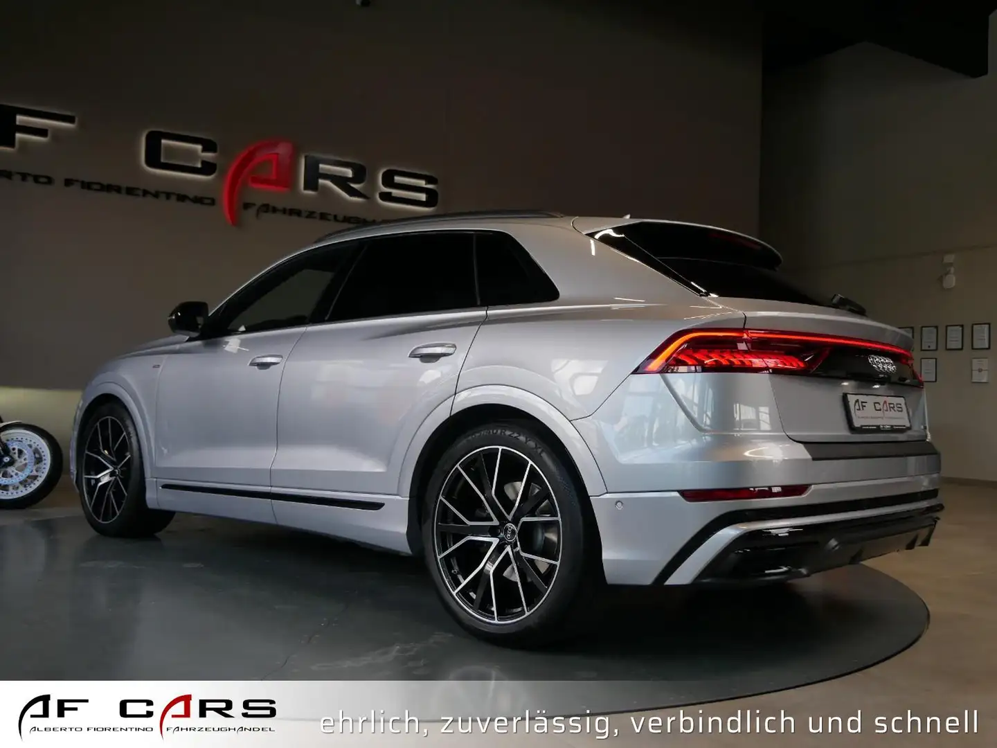 Audi Q8 50 TDI quattro S Line Sportpaket Voll B&O Pano Mat Silber - 2