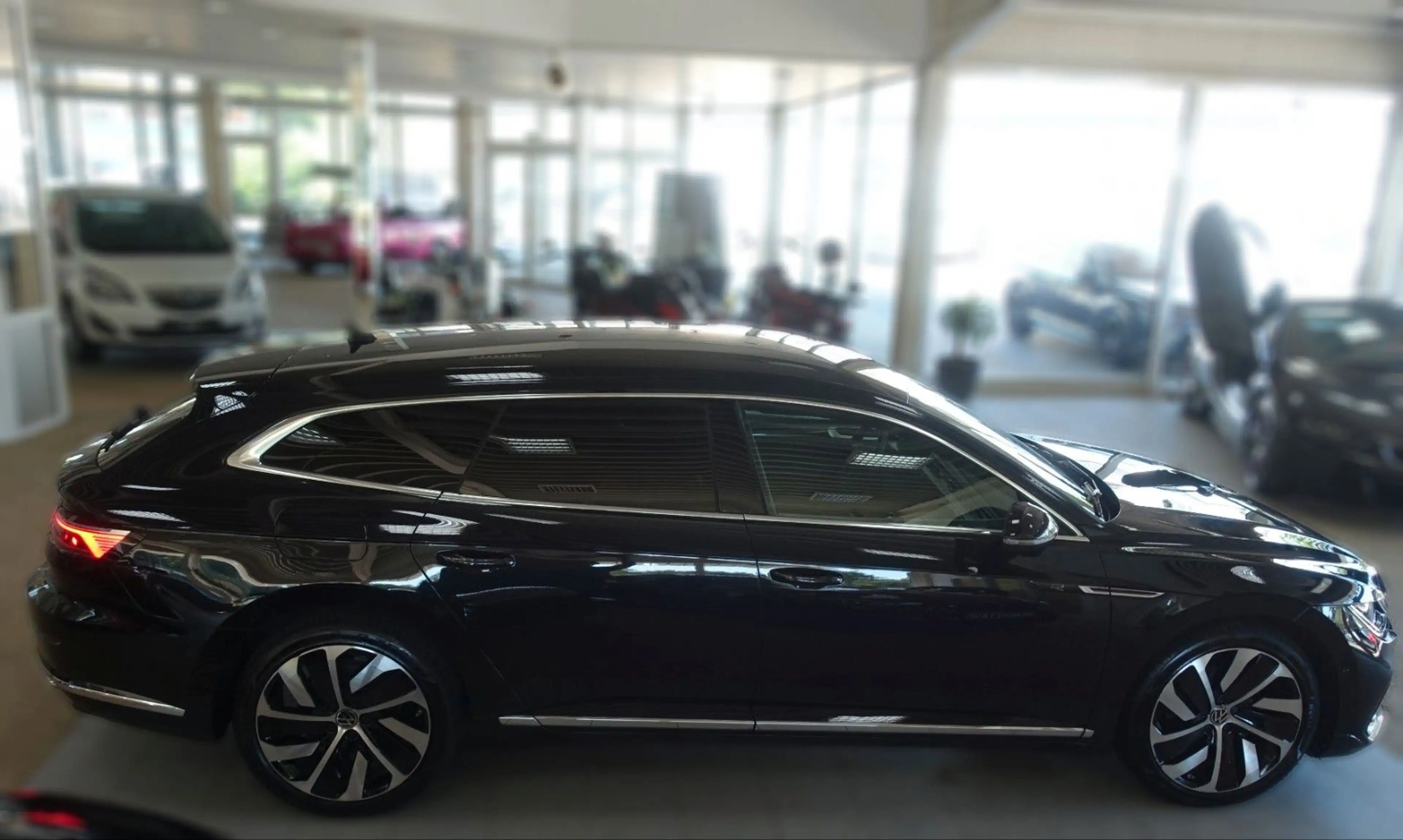 Volkswagen Arteon Shooting Brake R-Line 4Motion; Sthz AHK.. — photo 13