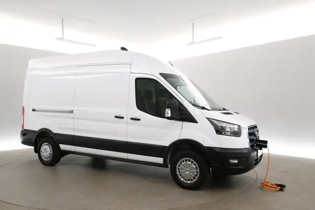 Ford Transit view 6