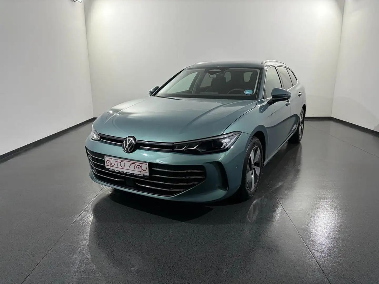 Volkswagen Passat Variant 2.0 TDI SCR Business DSG *AHK*LED*ACC* Grün - 2