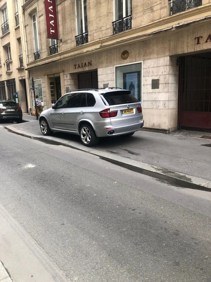 BMW X5 4.8i 2008 youngtimer 7 persoons 161000 km - 2
