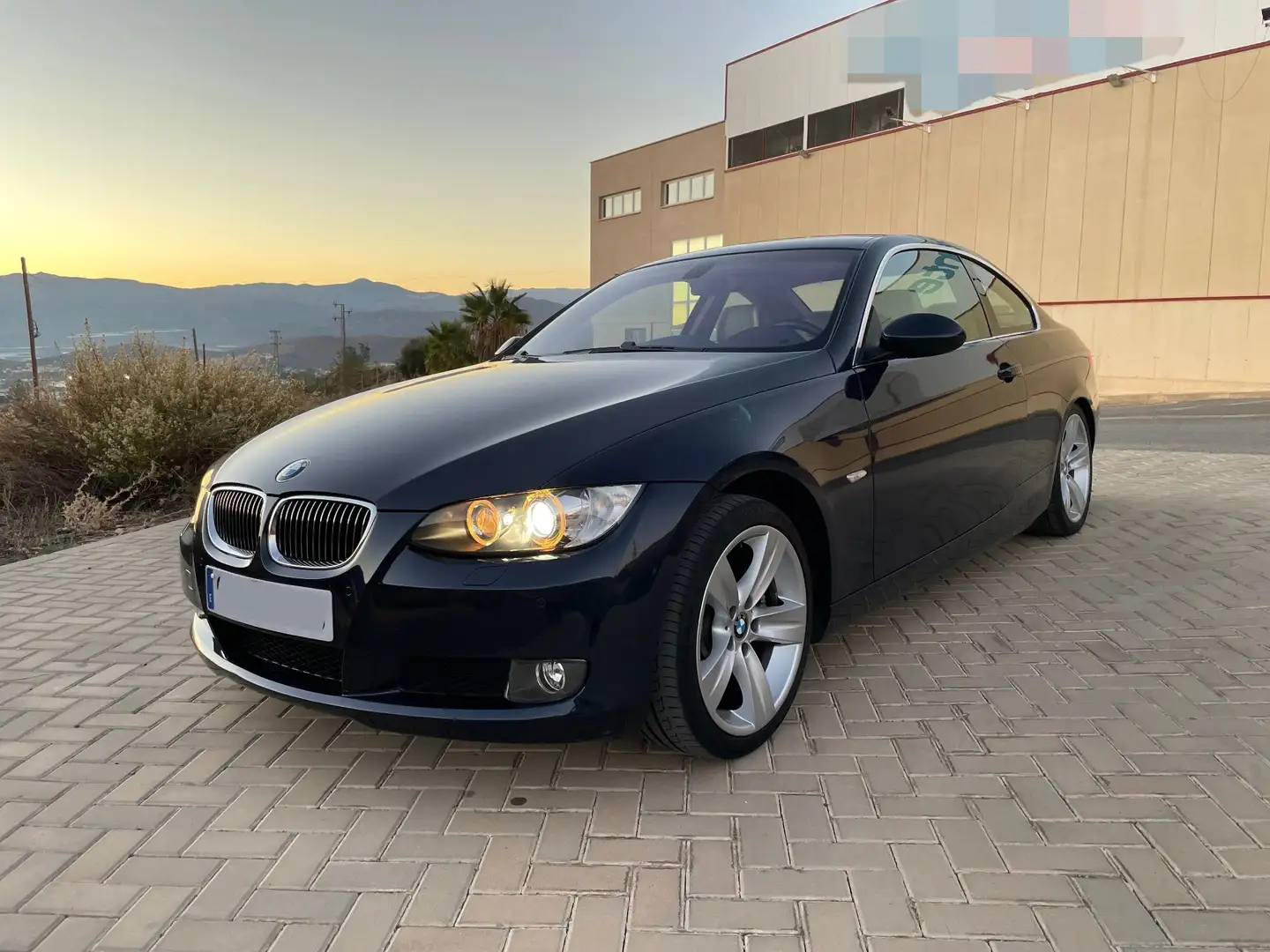 BMW 330 330i Coupe - 2