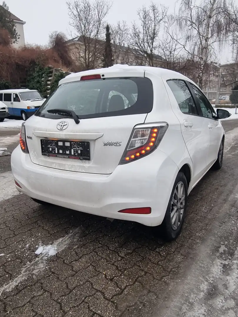 Toyota Yaris 1,4 D-4D 90 DPF Lounge Erstbesitz - 1