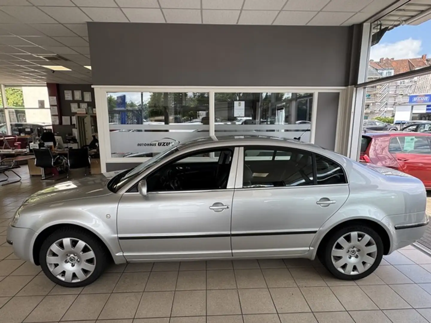 Skoda Superb 1.8 T Elegance Automatik Leder Memory PDC Silber - 1