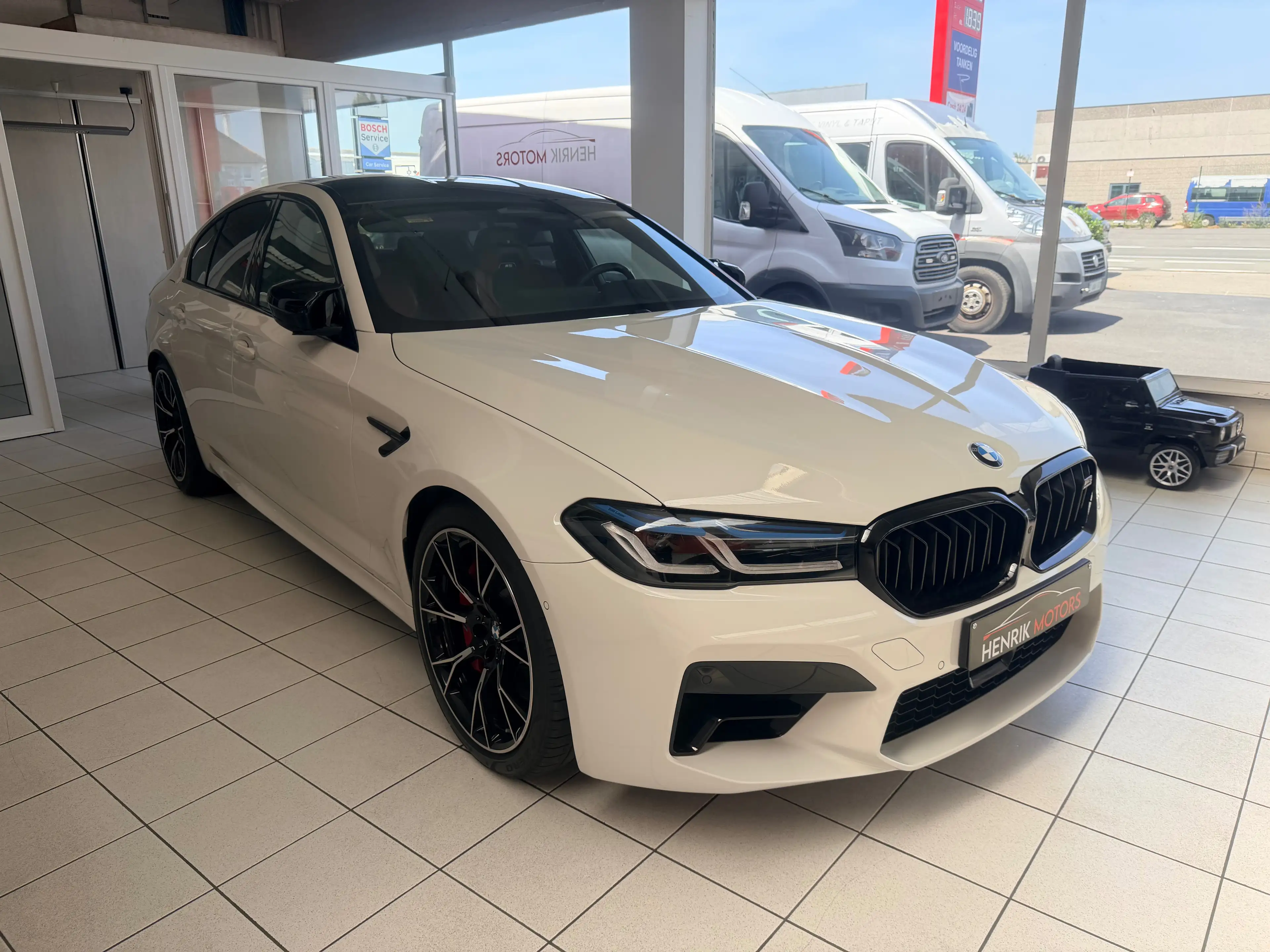 BMW M5 M5 4.4AS V8 Competition LASER / HUD / TV REAR / CLEAN — photo 7