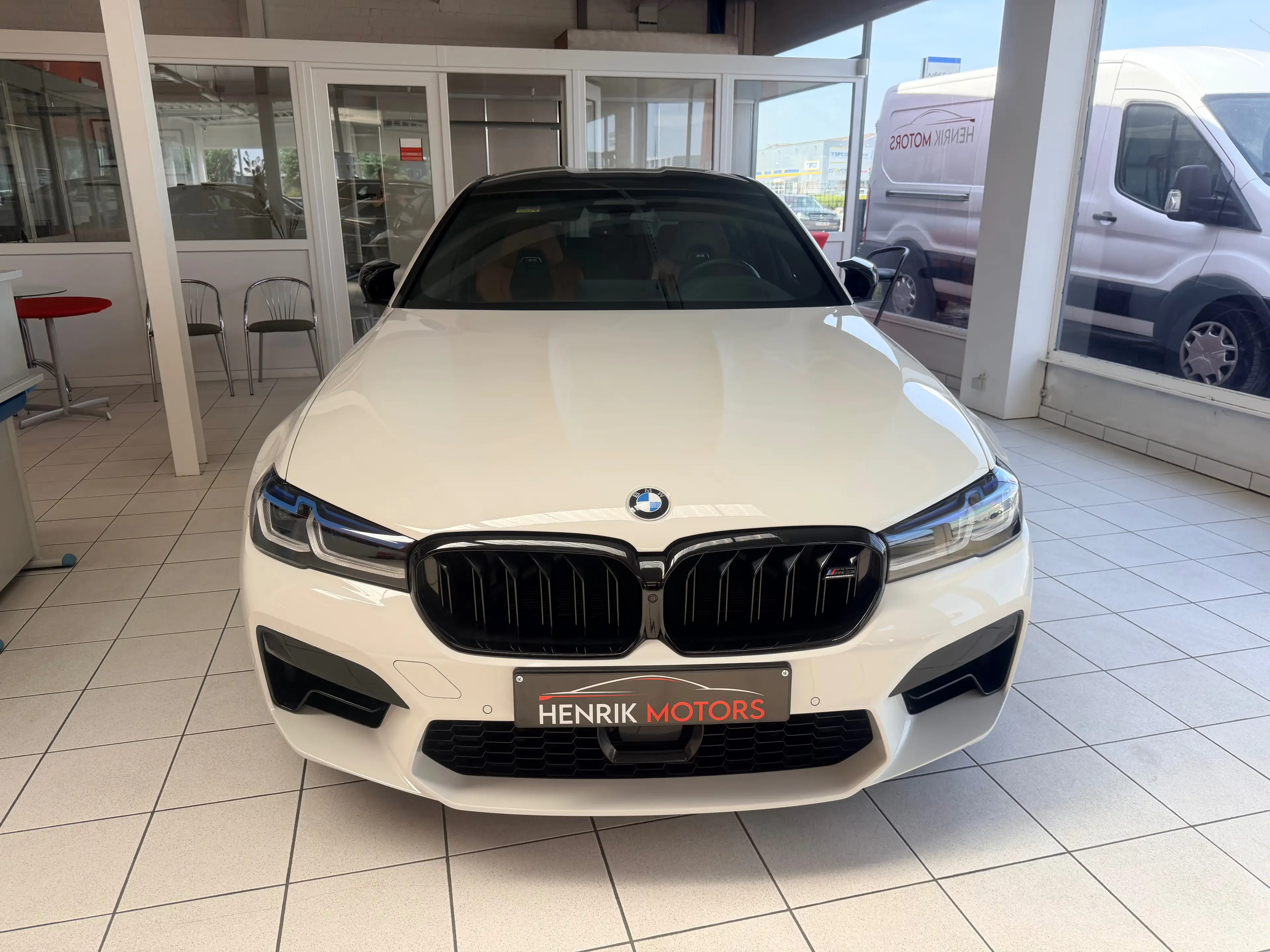 BMW M5 M5 4.4AS V8 Competition LASER / HUD / TV REAR / CLEAN — photo 8