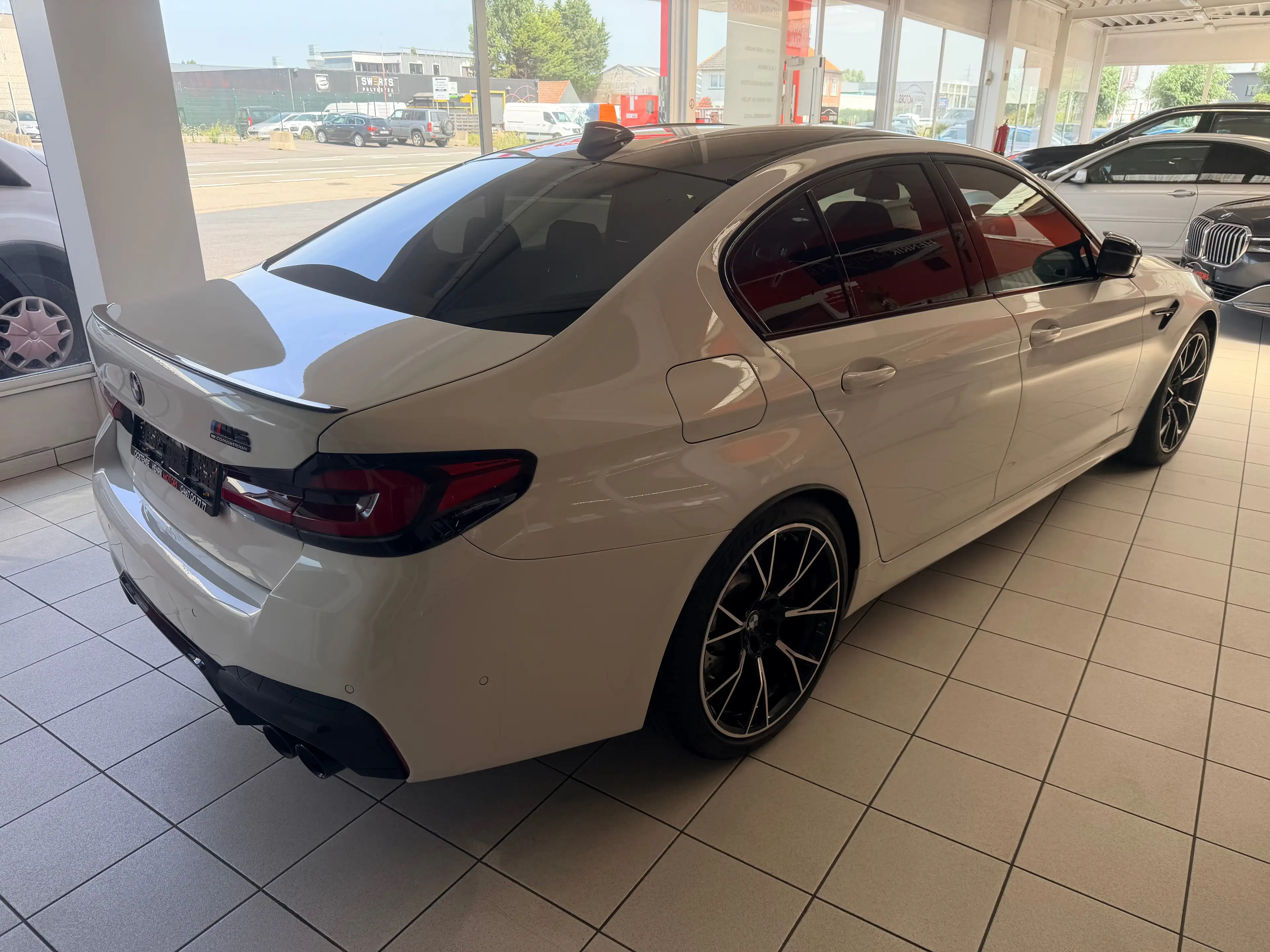 BMW M5 M5 4.4AS V8 Competition LASER / HUD / TV REAR / CLEAN — photo 6