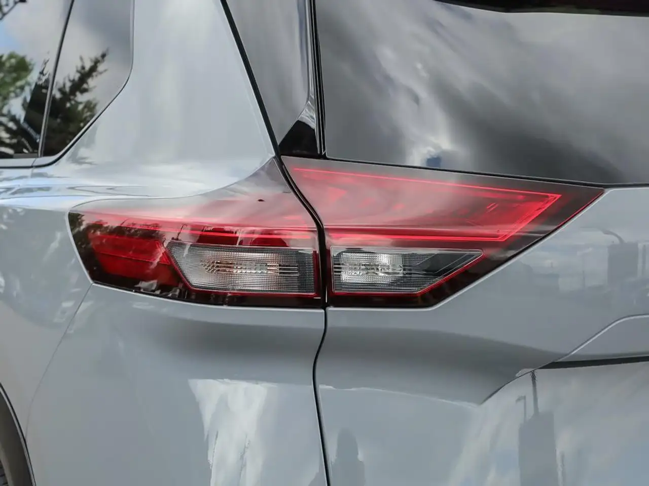 Nissan Rogue снимка Nissan Rogue