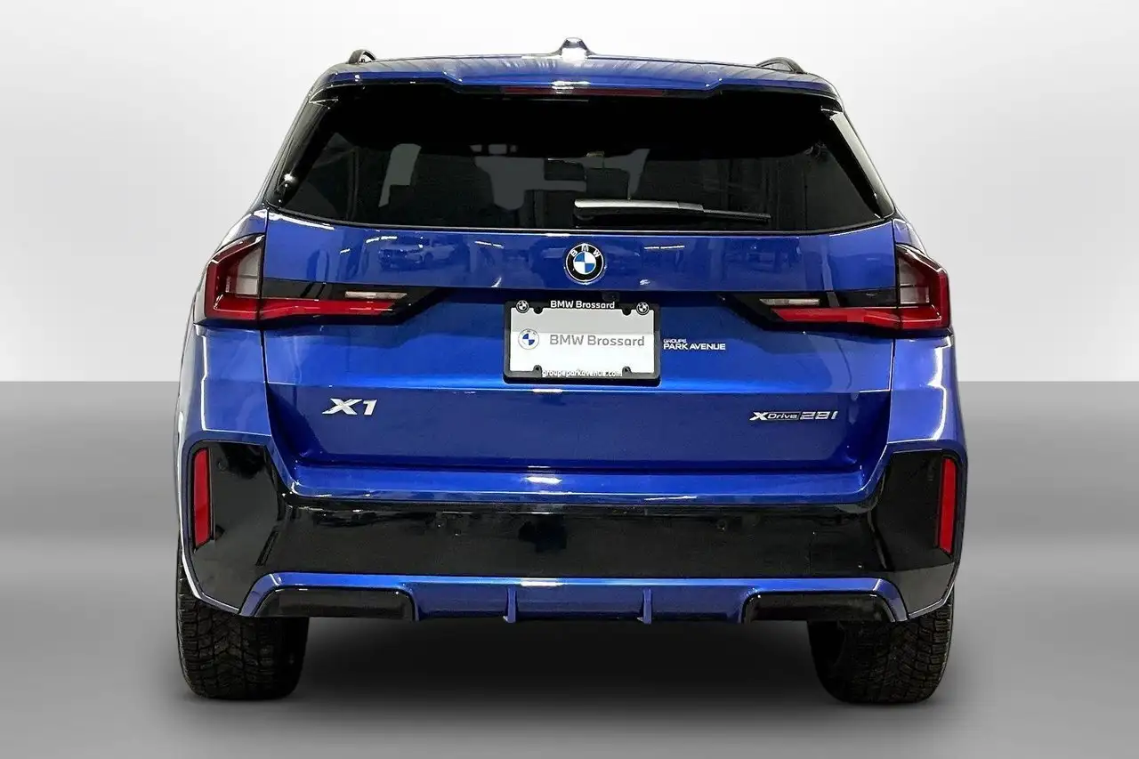 BMW X1 снимка BMW X1