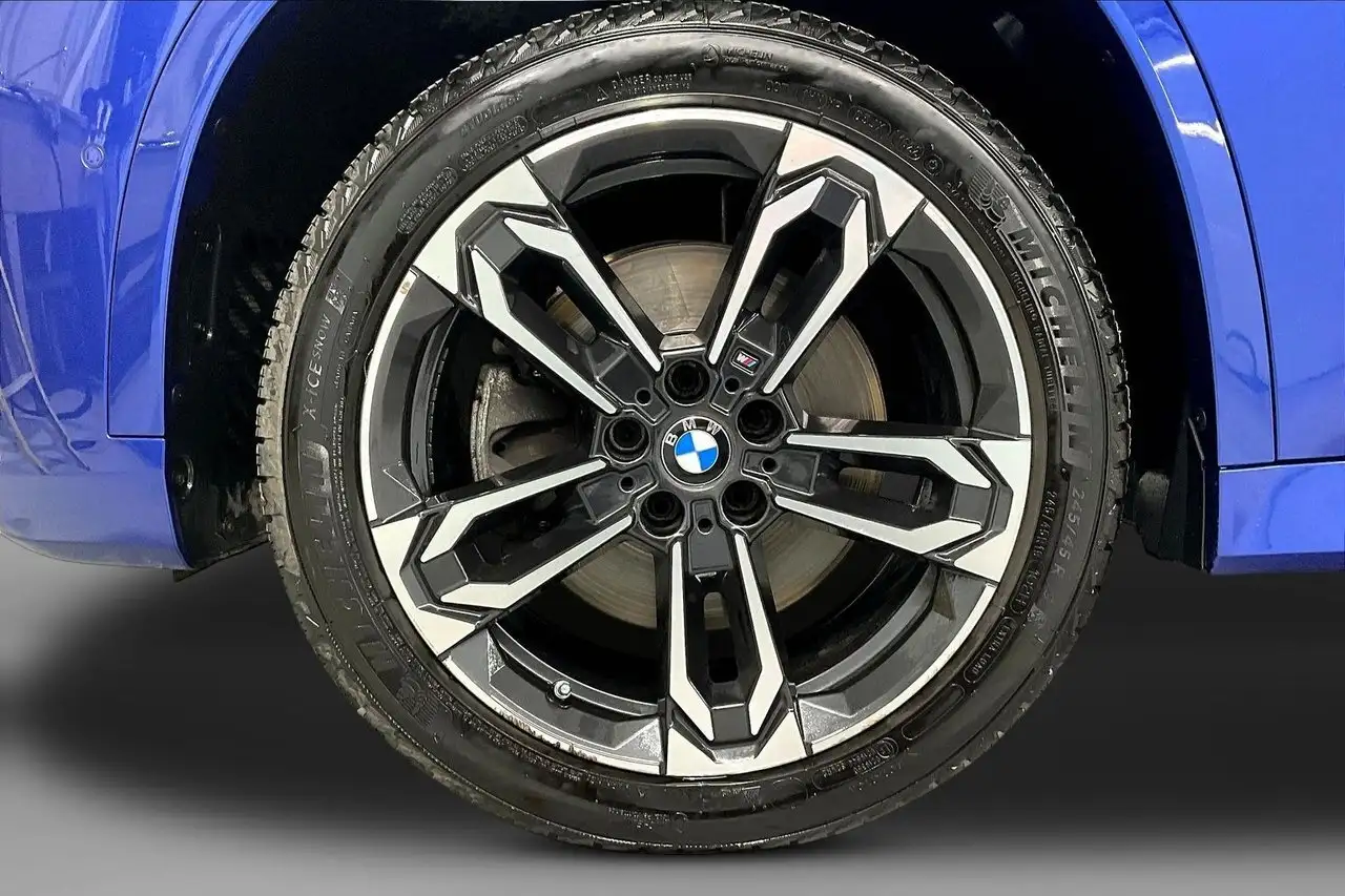 BMW X1 снимка BMW X1