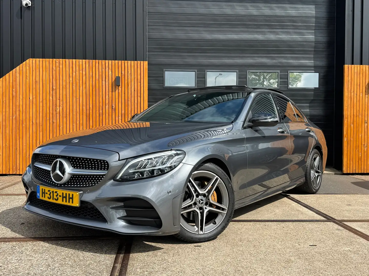 Mercedes-Benz C 180 Business Solution AMG LED PANO Gris - 1