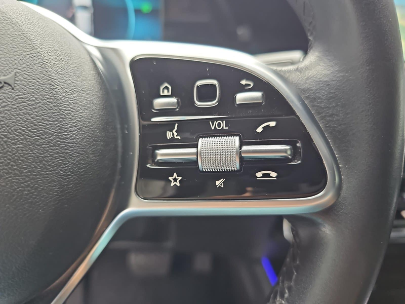 Mercedes-Benz GLA 200 GLA 200 NAVI LED KAMERA LM18 AHK — photo 14