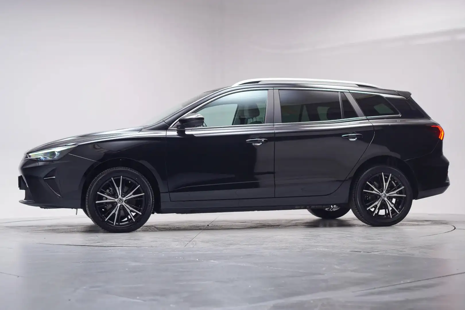 MG MG5 Standard Range Luxury 50 kWh Aut. [ Navi Leder 360 Noir - 2