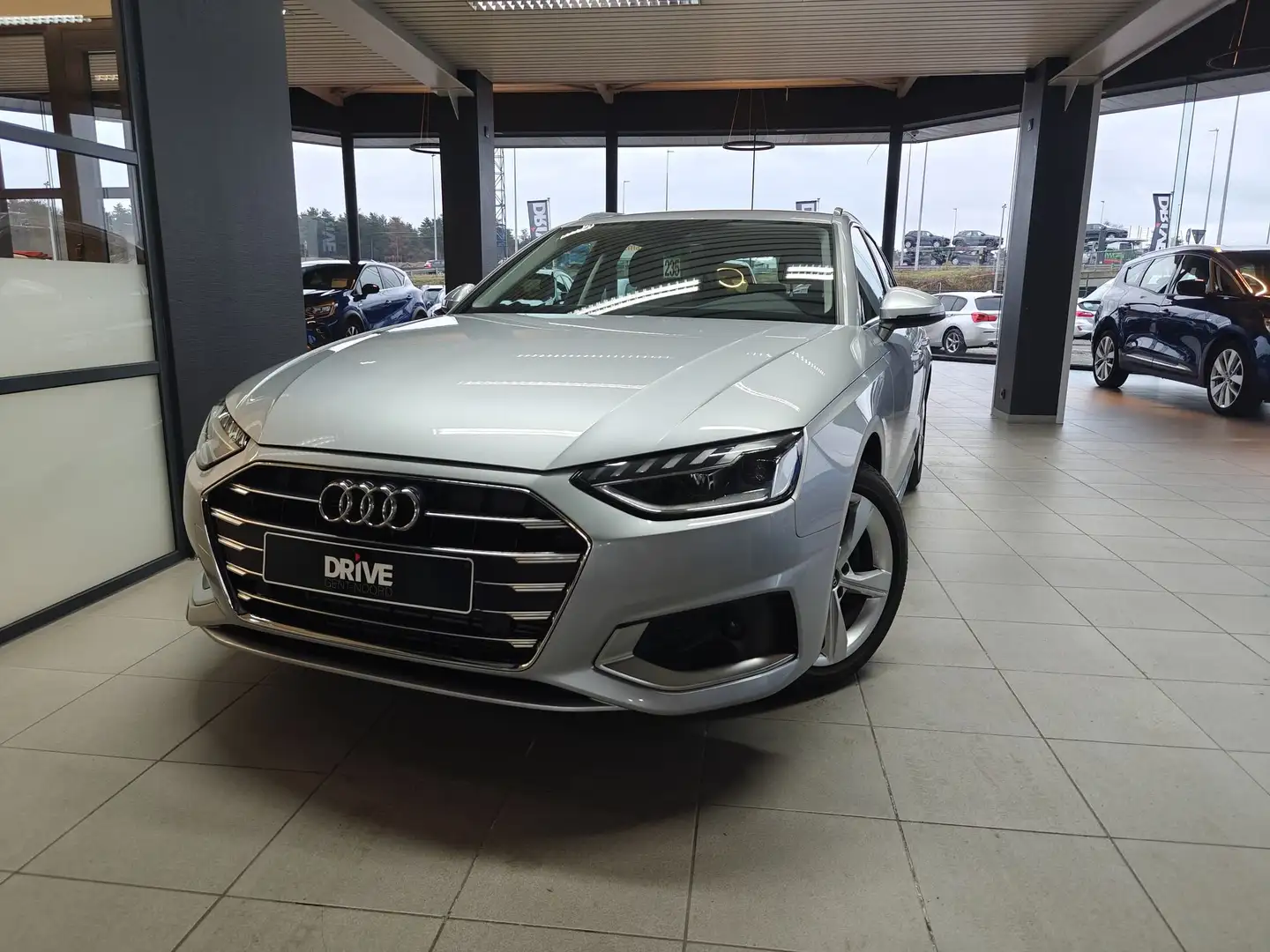 Audi A4 35 TFSI BusEdition Attraction S-Tronic Gris - 1