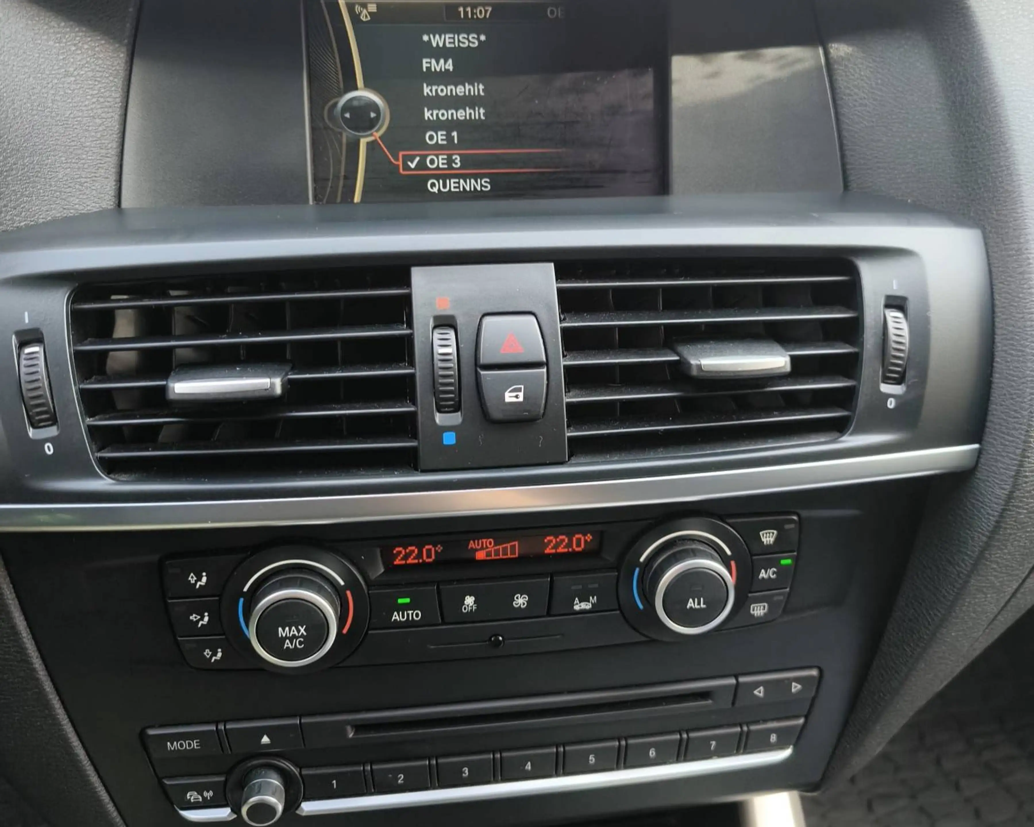 BMW X3 xDrive 20d Österreich Paket — photo 11