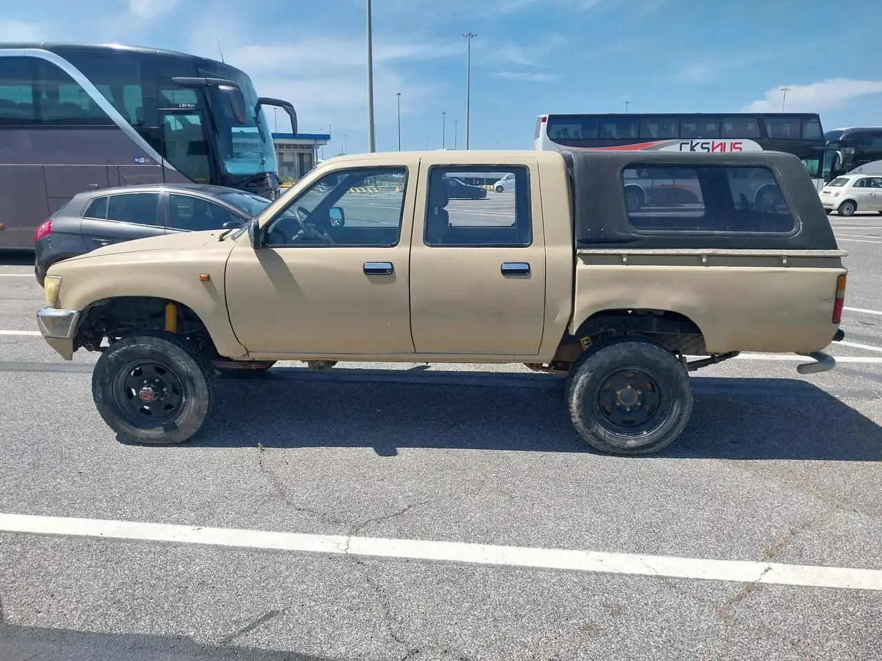 Toyota Hilux 2.5 double cab LN 105, foto 3
