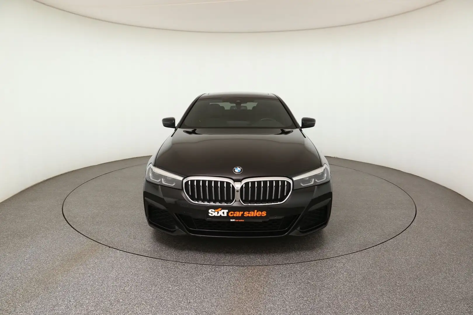 BMW 520 d M Sport Glasdach|PAs+360°|LEDer|el.Sitz|19 Schwarz - 2