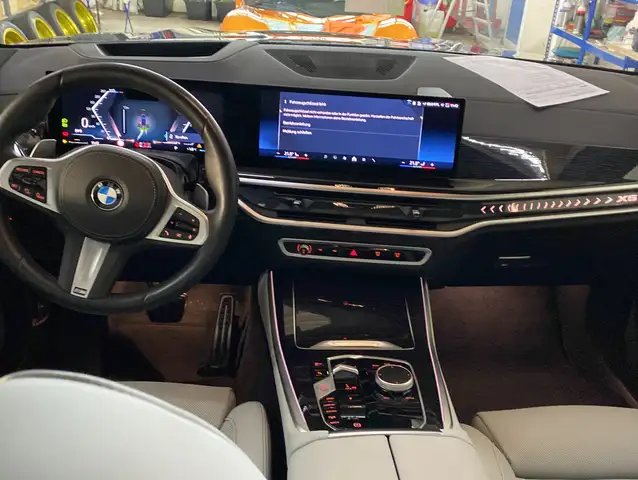 BMW X5 view 5