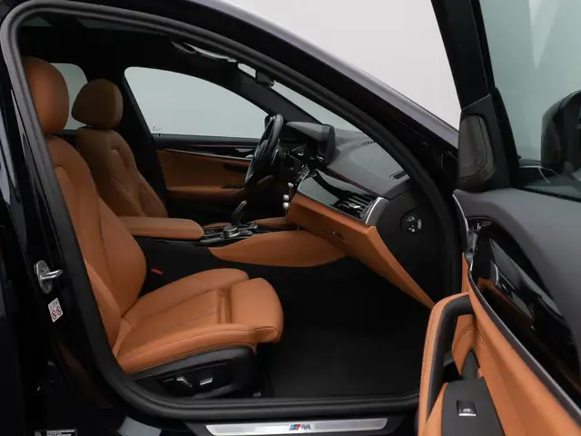 BMW 5 Series view 25