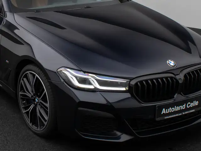 BMW 5 Series view 19